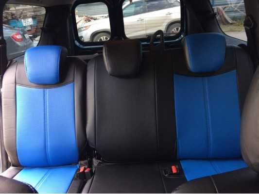 Авточехлы на Lada Largus