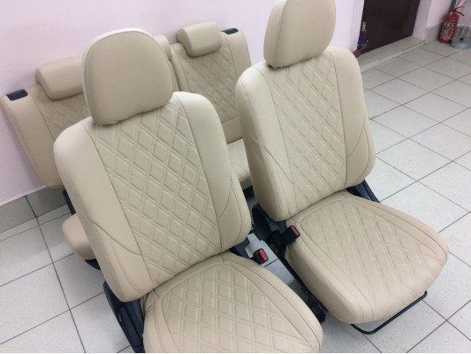 Авточехлы на Mitsubishi Outlander 3