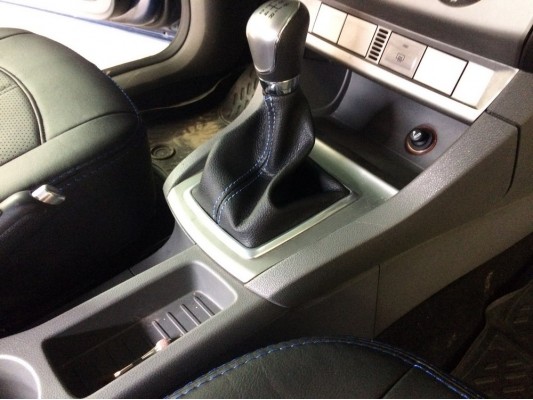 Перетяжка рычага и чехла КПП